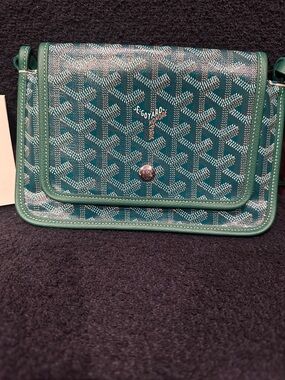 100% Authentic Goyard Pochette Plumet in Green Vert
